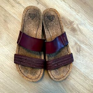 Reef brown gently worn leather sandals women’s 9